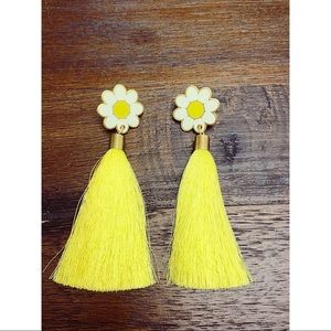 Little Arrow - Daisy‎ Tassel Earrings